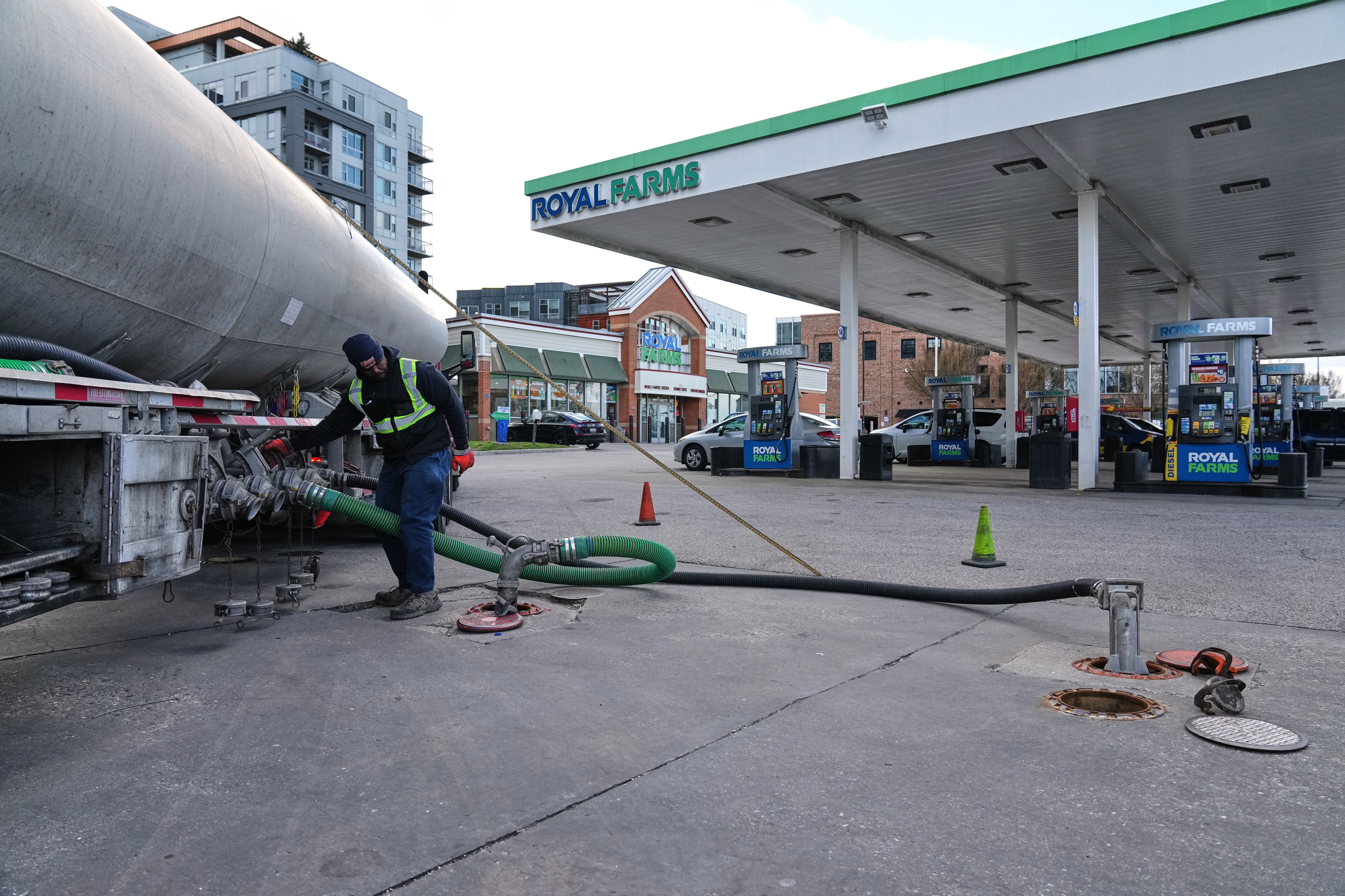 Image for BLISKI ISTOK: Nafta opet iznad 100 dolara po barelu