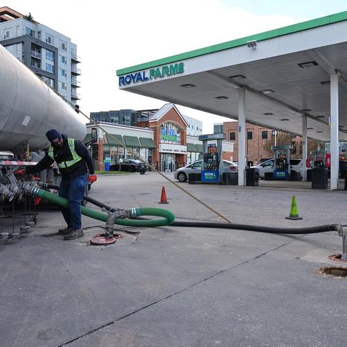 Image for BLISKI ISTOK: Nafta opet iznad 100 dolara po barelu