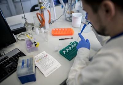 Naučnici su razvili eksperimentalni tretman za borbu protiv raka koji je uništio 99 odsto ćelija kancera u laboratorijskim testovima bez početnog oslanjanja na hemioterapiju, hirurgiju ili zračenje