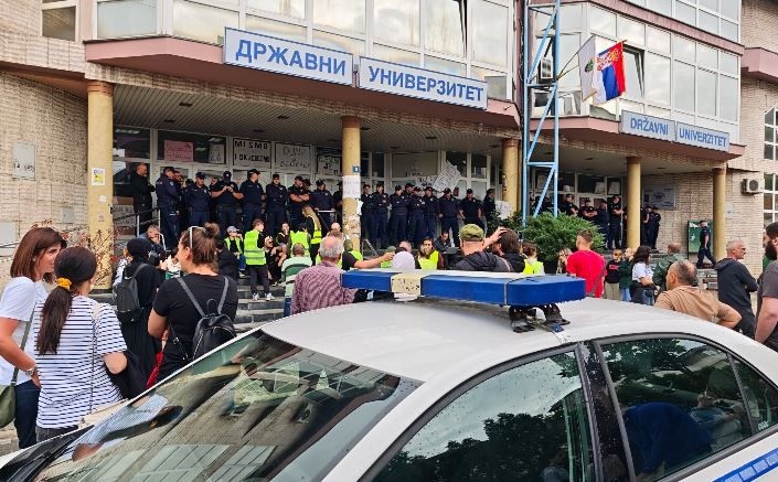 Image for Skup građana ispred DUNP-a