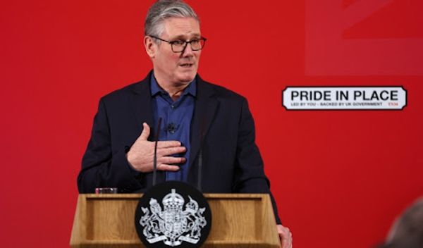 Britanski premijer Kir Starmer, lider laburista, suočio se sa mogućnošću da izgubi te funkcije