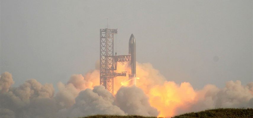 Raketa visoka 124 metra poletela je iz baze SpejsEksa Starbejs na jugu Teksasa, a let koji je trajao oko sat vremena završen je kontrolisanim spuštanjem letelice u Indijski okean