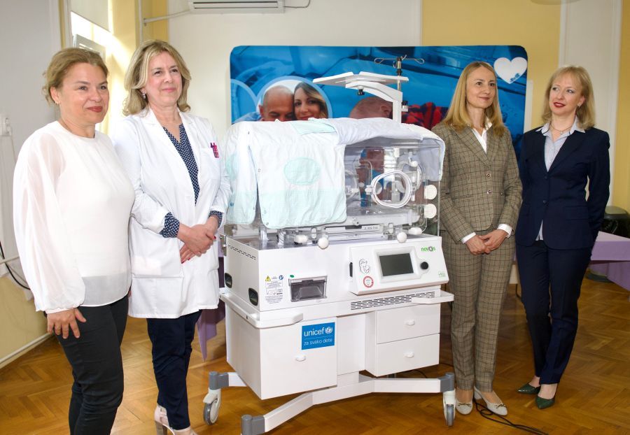 Image for Dečji fond Ujedinjenih nacija (UNICEF) danas je Institutu za neonatologiju u Beogradu uručila novi inkubator za prevremeno rođene bebe.