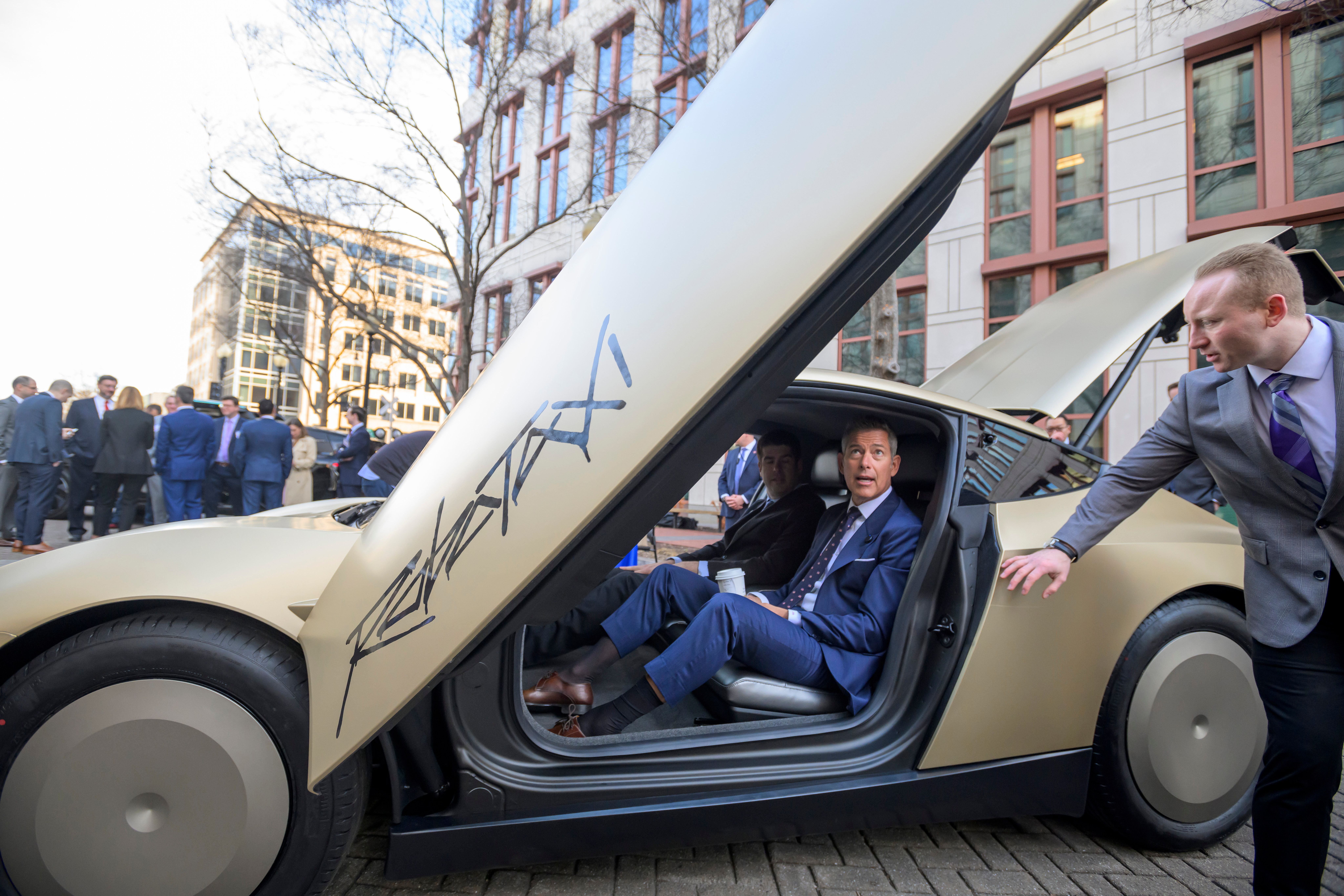 Image for Tesla pod istragom zbog autonomnih vozila