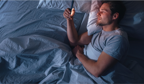 Image for Kako korišćenje mobilnog telefona utiče na san?