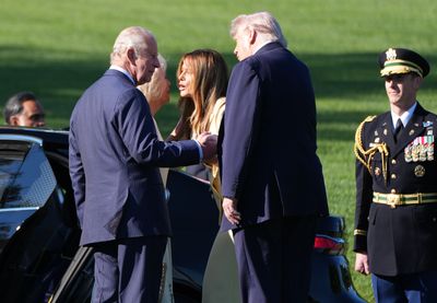 Doček kralja i kraljice ispred Bele kuće