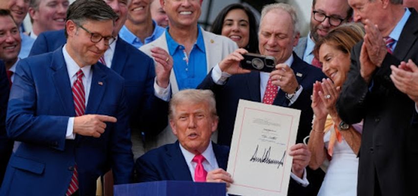 Trampov lik biće na metalnom novcu: Savezna komisija za umetnost je ovog meseca odobrila dizajn 24-karatnog zlatnika s likom Tramp povodom proslave 250. godišnjice SAD 4. jula