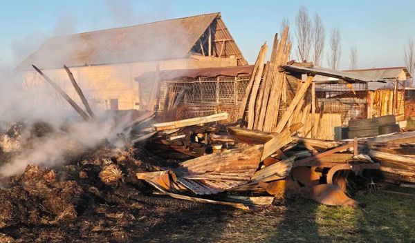 Image for Zapaljeni pomoćni objekti