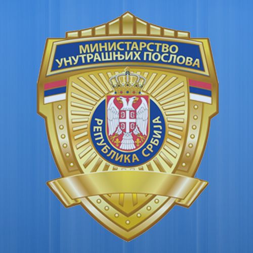 Dve osobe prevezene su u Urgentni centar, dok je jedna mlađa osoba prevezena na Institut za majku i dete