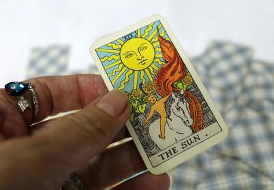 Image for Ciganske karte predviđaju boran decembar za ovaj znak: Plivaće u novcu, a ljubav će da cveta