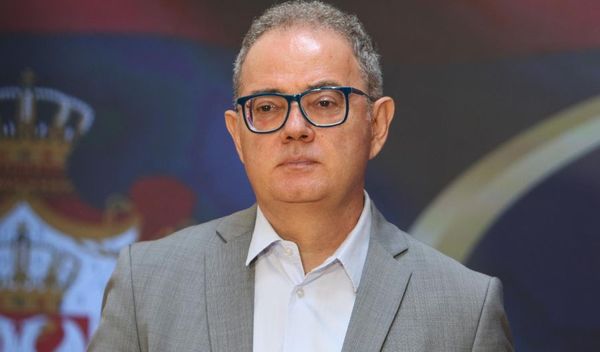 Image for REM - čuvar Vučićevih medija