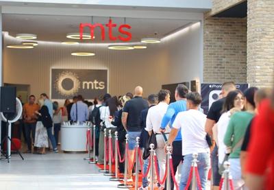 Image for Počela prodaja novih Ajfona