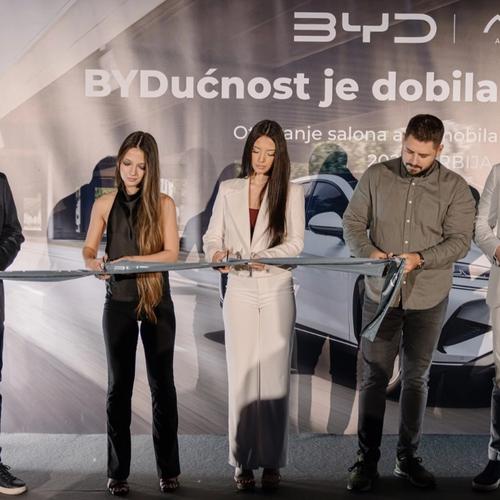 Novi, moderno opremljen prodajno-servisni salon kupcima iz Novog Sada i okoline omogućiće bržu, pristupačniju i kvalitetniju uslugu