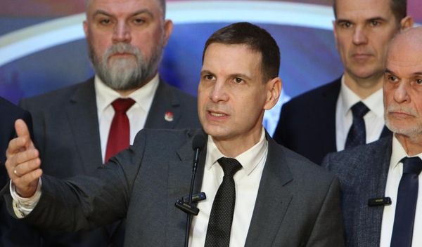 Image for Vučić pretvorio dekanku u metu