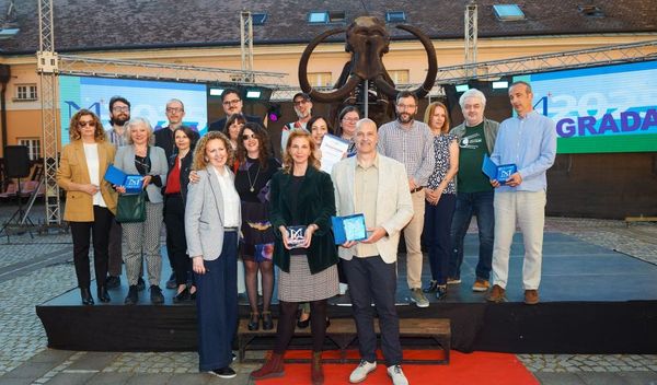 Image for Dve nagrade i priznanje