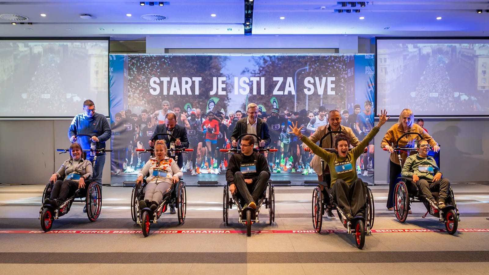 Zahvaljujući donacijama Fondacije, na stazi su se po prvi put našla specijalizovana trkačka kolica za osobe sa invaliditetom