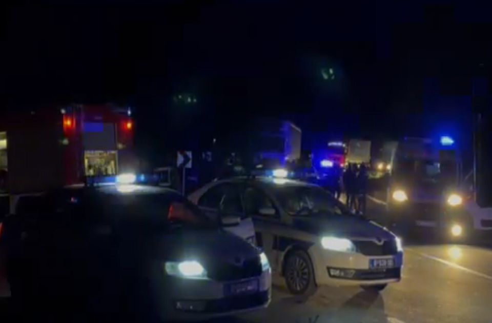 Prema nezvaničnim informacijama , među stradalima su mladići stari 19 i 20 godina i jedan stariji muškarac
