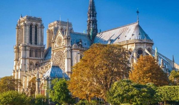Image for Tramp na otvaranju katedrale Notr-Dam