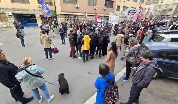Image for Protest ispred policije