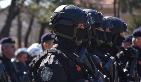 Policija Crne Gore za Milovićem traga od jula 2022. godine zbog optužbe Specijalnog državnog tužilaštva da je deo kriminalnog klana Radoja Zvicera