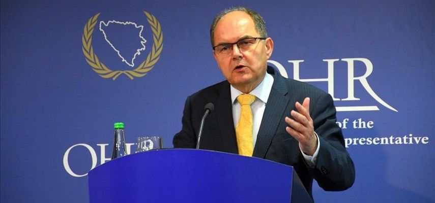 Njegova odluka da napusti Sarajevo dolazi u pravom trenutku, dok međunarodna zajednica zajedno radi na okretanju nove stranice i deeskalaciji tenzija u BiH", izjavio je portparol Stejt Departmenta