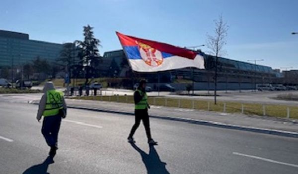 Image for Kolona kod opštine Novi Beograd