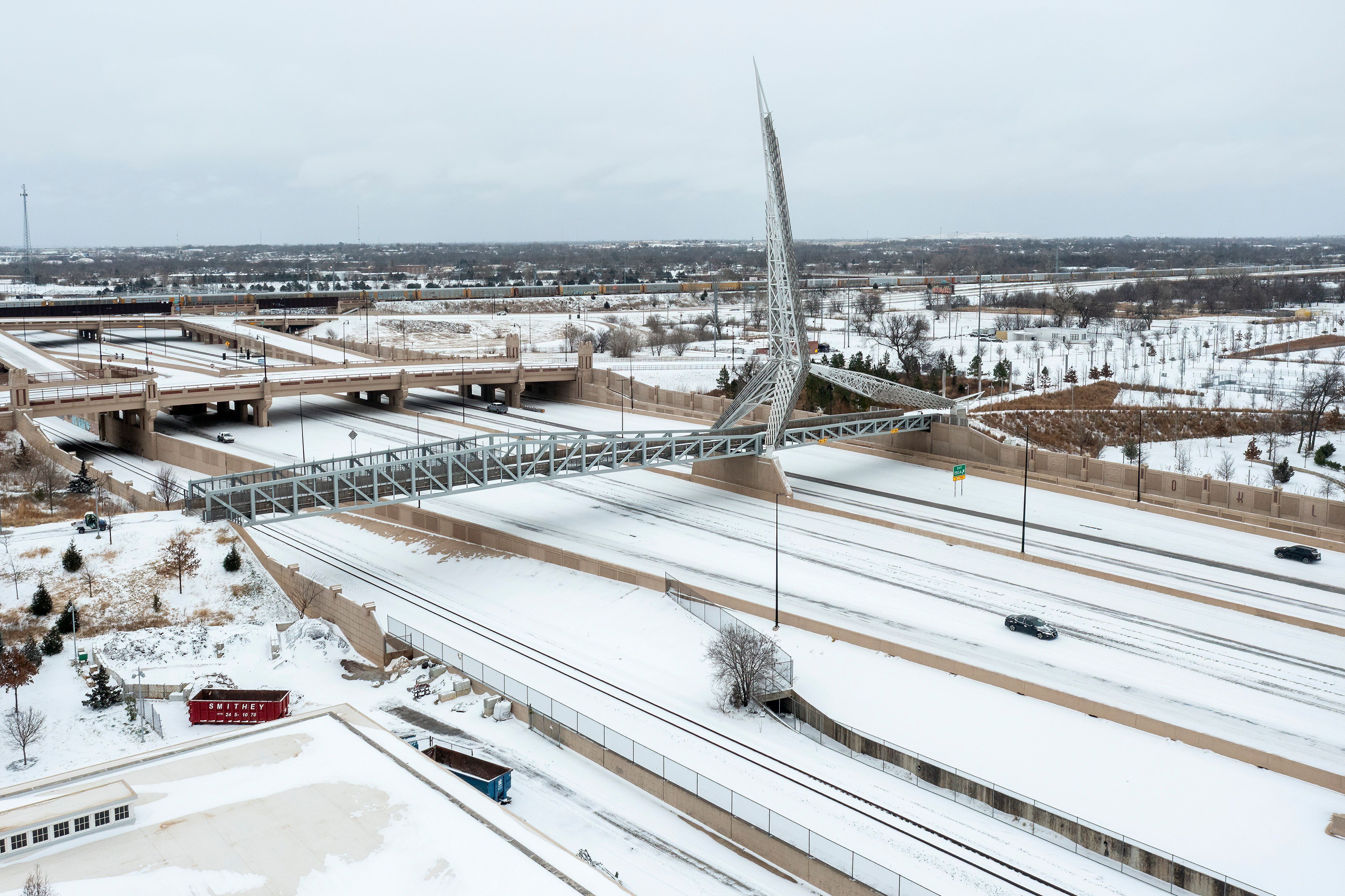 Image for Oko 12.000 letova otkazano širom SAD zbog snežne oluje