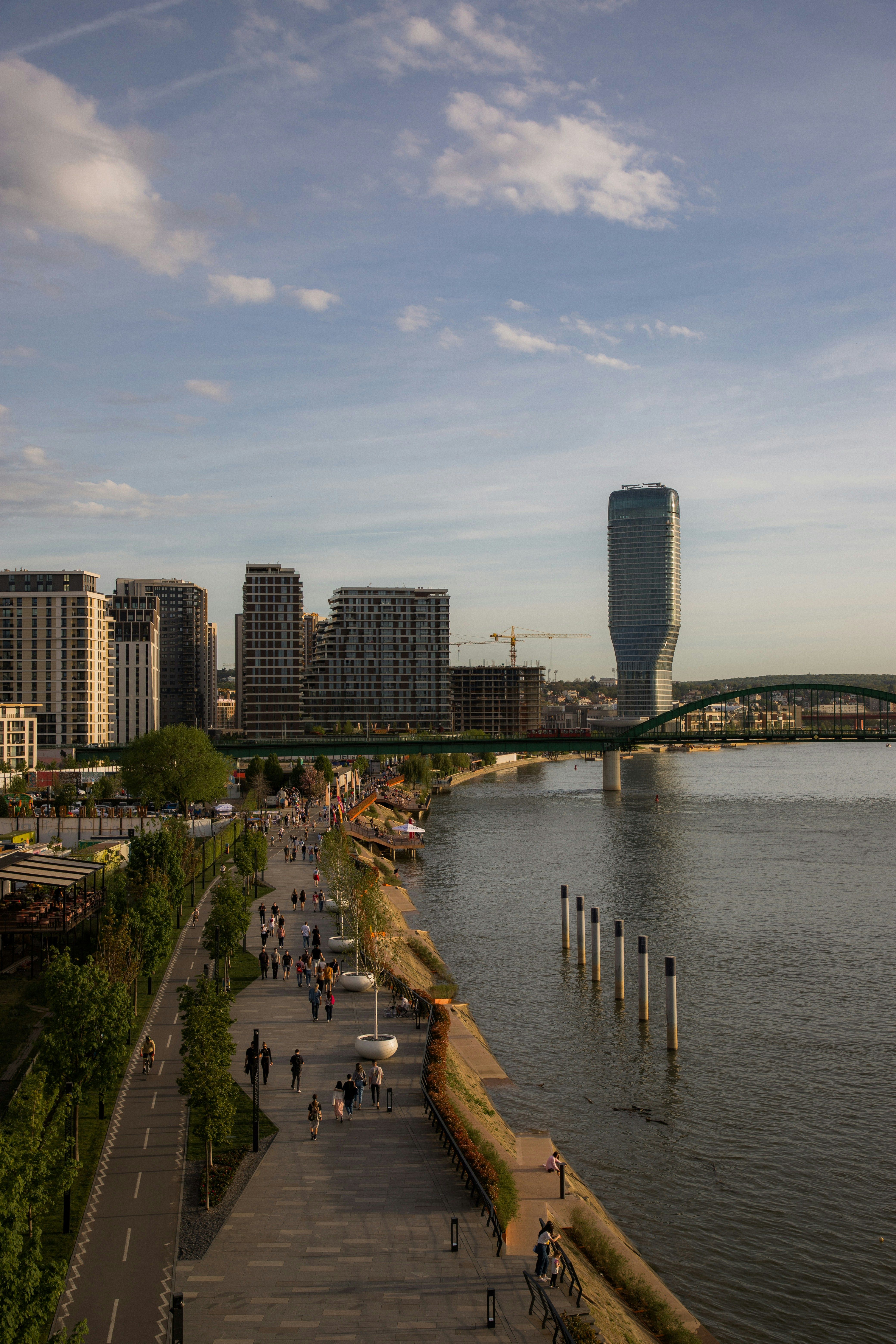 Image for Promenljivo oblačno, ponegde sa kišom 