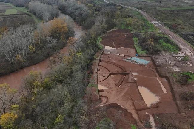 Image for Arheolozi u Nišu otkrili rovove u obliku krugova u čijem je središtu rimski grob