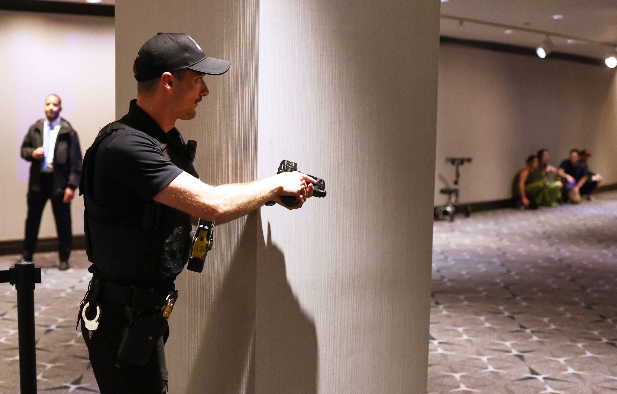 Skromno obezbeđenje događaja na kome je predsednik SAD