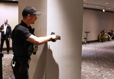 Skromno obezbeđenje događaja na kome je predsednik SAD