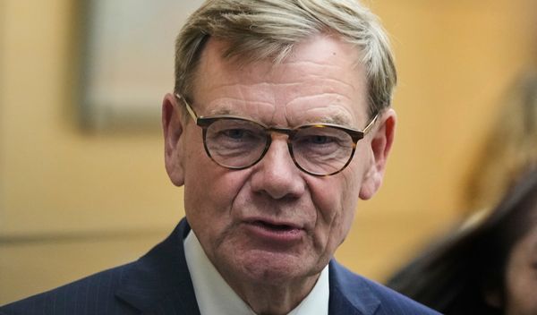 Image for Presudna podrška Kine