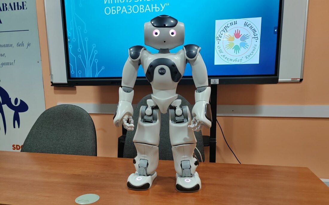 Prema procenama industrijske platforme GGII, isporuke humanoidnih robota u Kini dostigle su 14.400 jedinica tokom 2025. godine, dok bi proizvodnja u 2026. mogla da premaši 100.000, pa čak i 200.000 jedinica