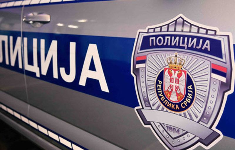 U saobraćajnoj nezgodi u Surčinu poginuo je vozač (22) putničkog vozila, dok su u Banji Koviljači život izgubila dva osamnaestogodišnjaka, vozač sa probnom vozačkom dozvolom i suvozač iz istog putničkog vozila
