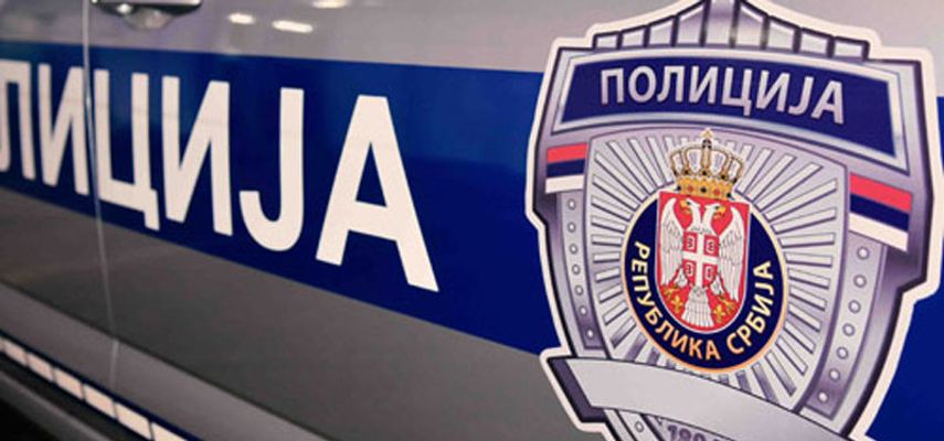 U saobraćajnoj nezgodi u Surčinu poginuo je vozač (22) putničkog vozila, dok su u Banji Koviljači život izgubila dva osamnaestogodišnjaka, vozač sa probnom vozačkom dozvolom i suvozač iz istog putničkog vozila