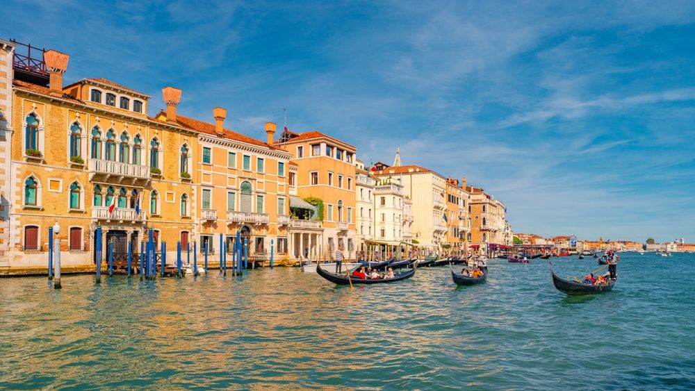 Turisti u Italiji moraju da plate flaširanu vodu, odlučio Vrhovni sud