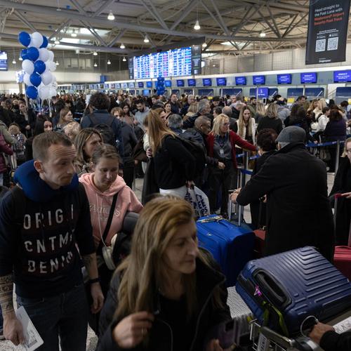Image for Masovno ometanje radio-veza s avionima uzrok obustavljanja avio-saobraćaja u Grčkoj