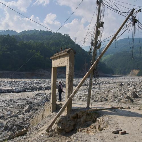 Image for Prestaje potraga za 5.285 nestalih u Nepalu