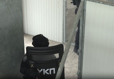 Image for Policija iznosi crne džakove
