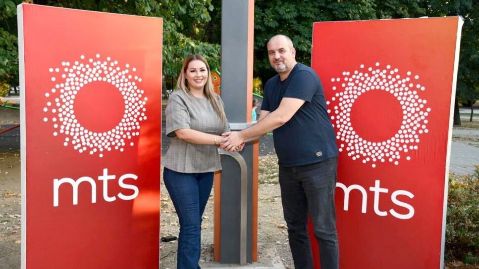 Image for Telekom Srbija poklonila Wi-Fi drvo i školske pakete u Negotinu