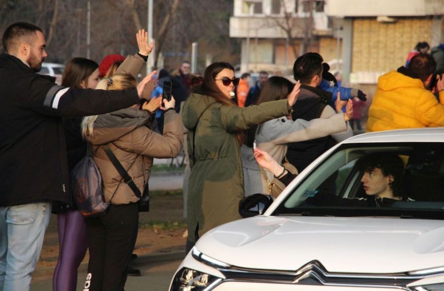 Image for Profesori voze studente u Niš