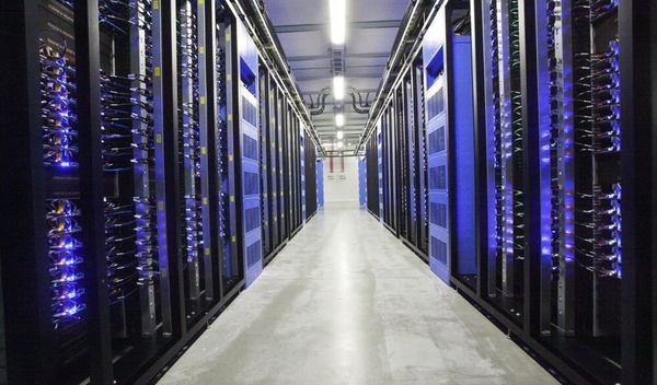 Cilj je da kompanije smanje potrošnju električne energije i vode, koriste više čiste energije i povećaju korišćenje otpadne toplote za grejanje objekata i sistema daljinskog grejanja