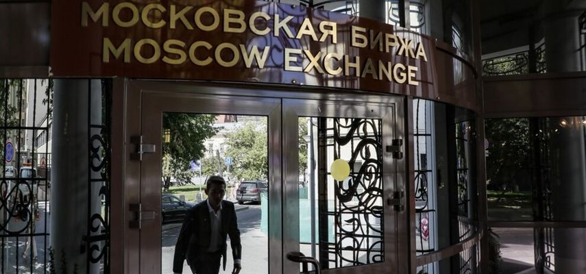 Istovremeno su i akcije ruske banke VTB pale na najniži nivo od 2007. godine, prenosi Komersant