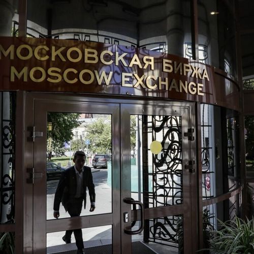 Istovremeno su i akcije ruske banke VTB pale na najniži nivo od 2007. godine, prenosi Komersant