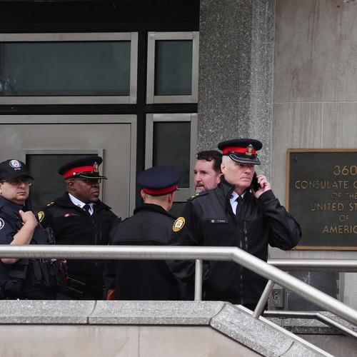 Image for Pucnji na američki Konzulat u Torontu