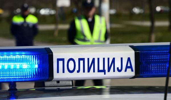 Teško je povređen tinejdžer (16) a lakše je povređen 46-godišnji muškarac, saopšteno je iz službe Hitne pomoći
