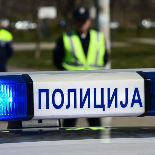 Teško je povređen tinejdžer (16) a lakše je povređen 46-godišnji muškarac, saopšteno je iz službe Hitne pomoći