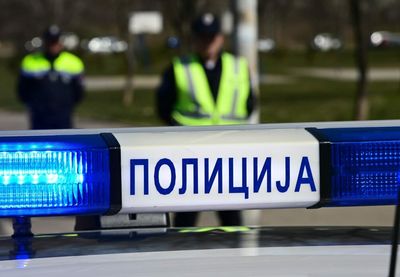 Teško je povređen tinejdžer (16) a lakše je povređen 46-godišnji muškarac, saopšteno je iz službe Hitne pomoći