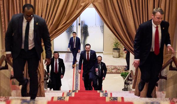 Image for Počeli pregovori, ne zna se ko s kim razgovara