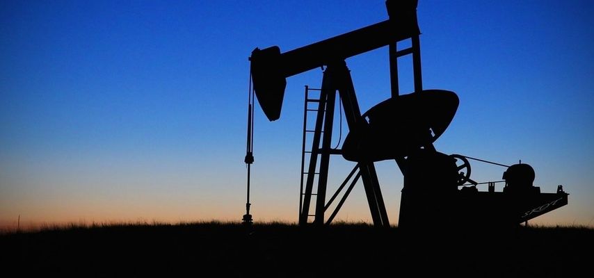 Brent sirova nafta pala je za više od 2 odsto, spustivši se ispod 78 dolara po barelu